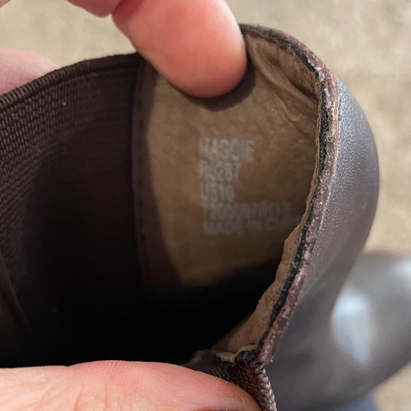 NEW Calvin Klein Maggie Chelsea Boots Heel Size 10 - Picture 6 of 10